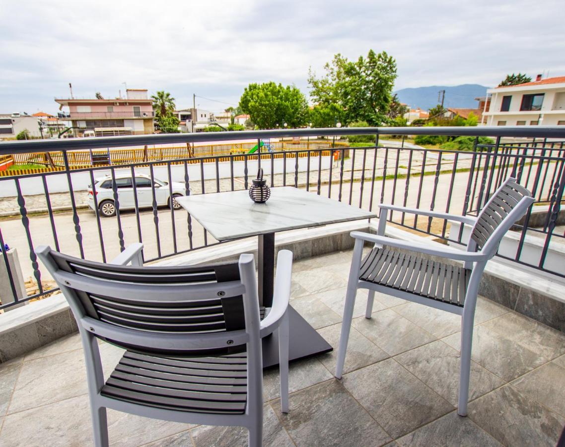 Thea Comfy Living Aparthotel Vrasná Kültér fotó