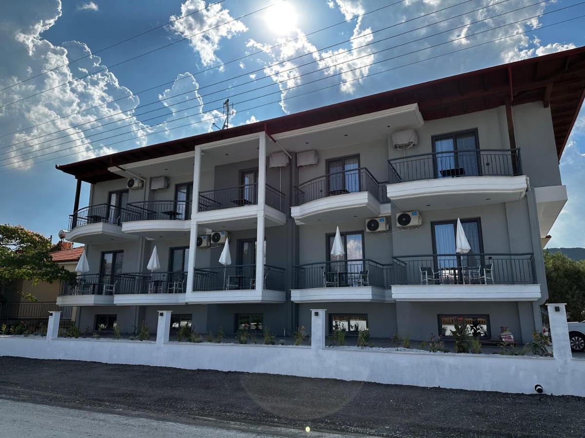 Thea Comfy Living Aparthotel Vrasná Kültér fotó