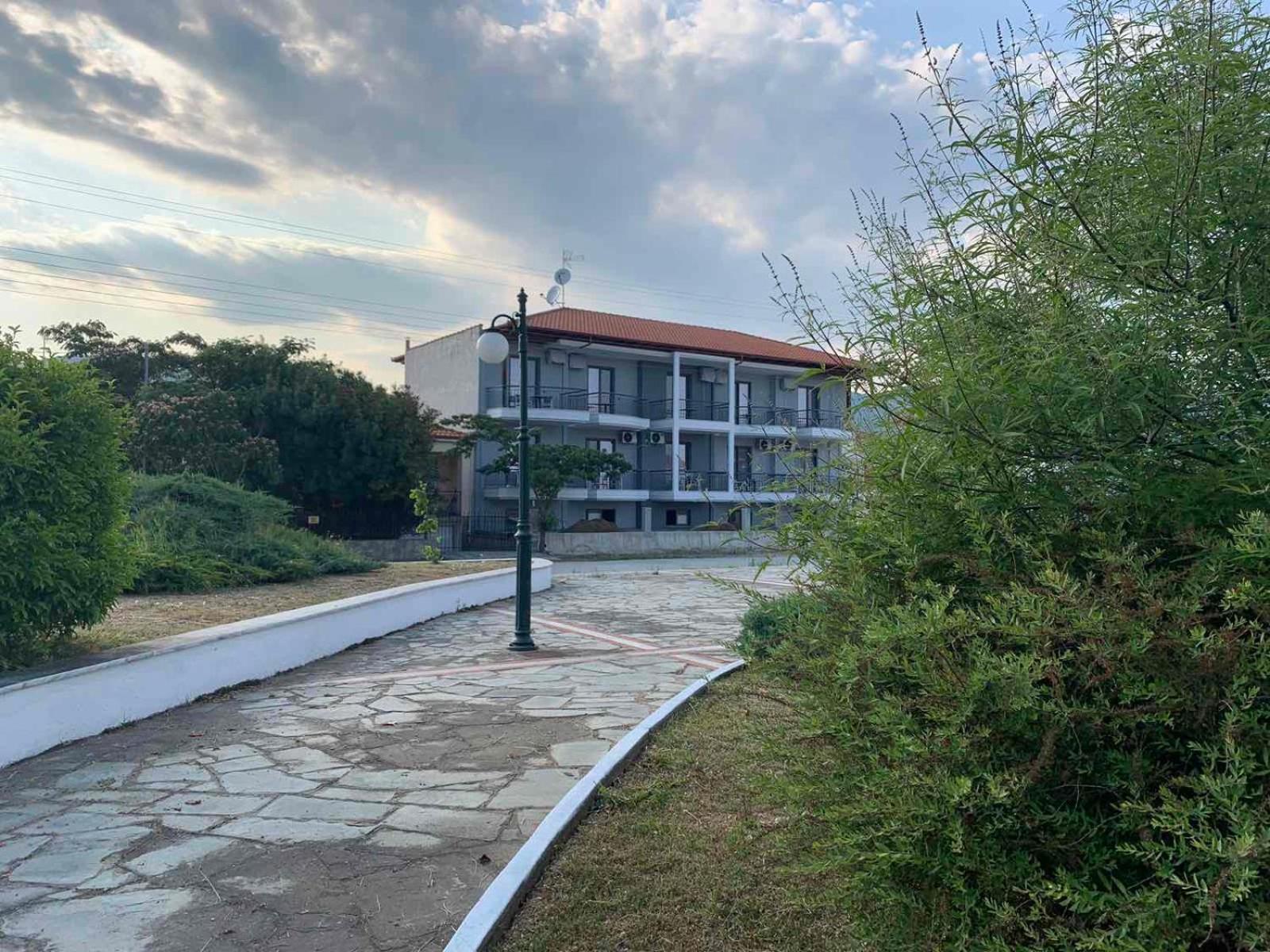Thea Comfy Living Aparthotel Vrasná Kültér fotó